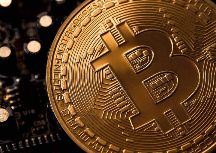 precio Bitcoin consolida caída